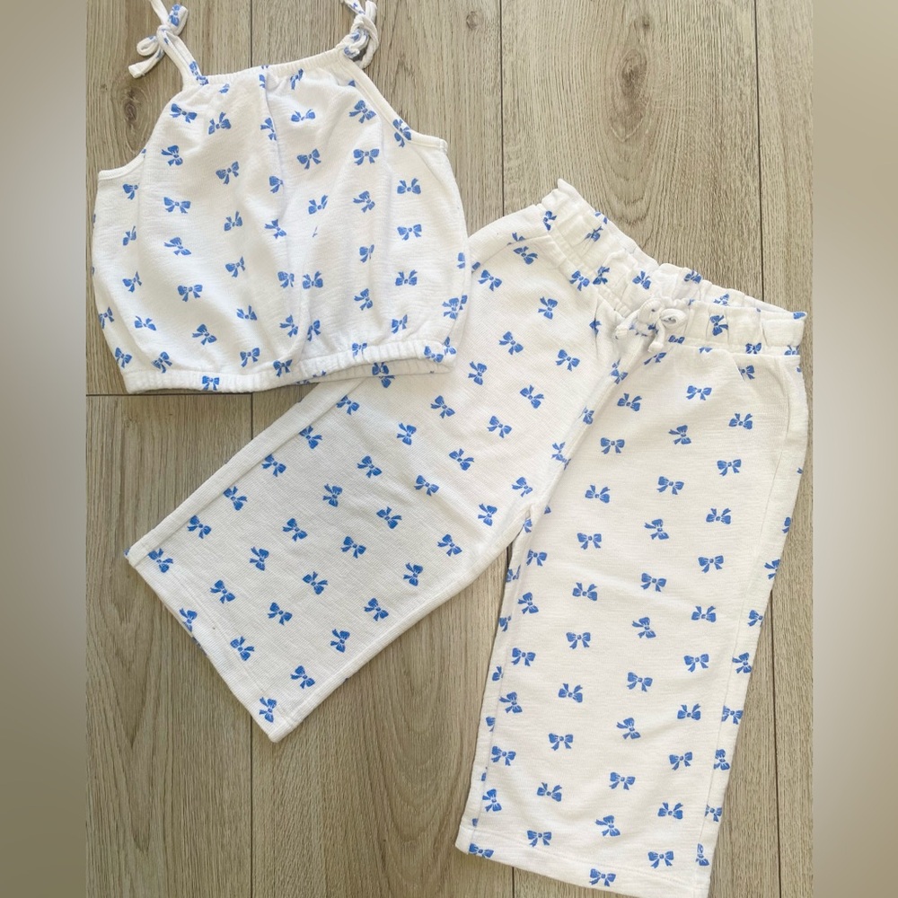 White and Blue Bow Print Top and Pants Set new condition worn once